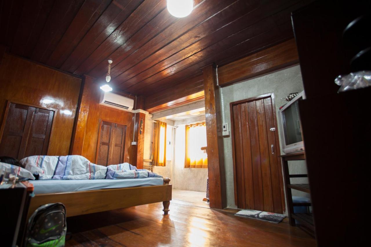 Solarcell Walking Street Homestay - โซล่าเซลล์ถนนคนเดินโฮมสเตย์ Ban Nong Nam Khan Luaran gambar